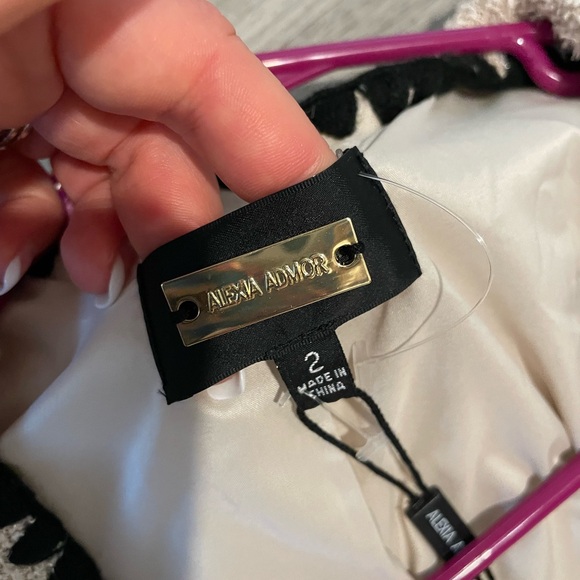 New Alexia Admor Yaiya Button Front Tweed Sheath Dress Cream sz 2 - Picture 7 of 9